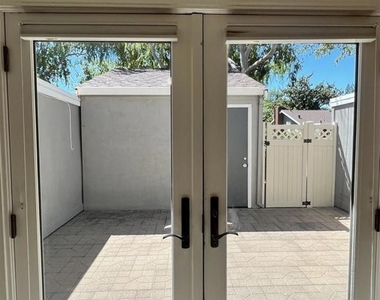 2828 Royal Ann Ln - Photo Thumbnail 12