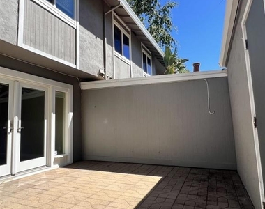 2828 Royal Ann Ln - Photo Thumbnail 45