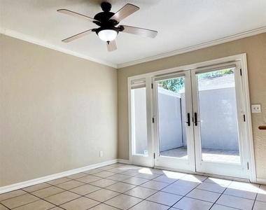 2828 Royal Ann Ln - Photo Thumbnail 11