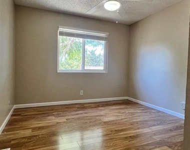 2828 Royal Ann Ln - Photo Thumbnail 37