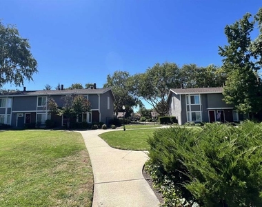 2828 Royal Ann Ln - Photo Thumbnail 49