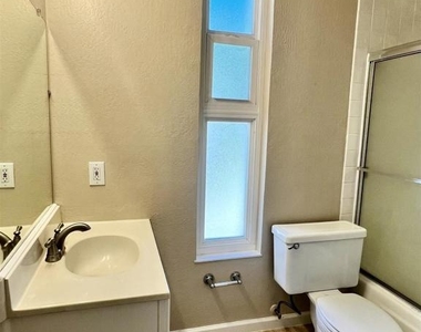 2828 Royal Ann Ln - Photo Thumbnail 25