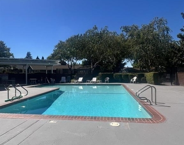 2828 Royal Ann Ln - Photo Thumbnail 51