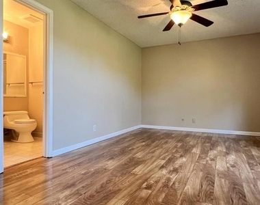 2828 Royal Ann Ln - Photo Thumbnail 36