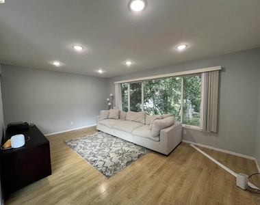 2636 Warring St - Photo Thumbnail 3
