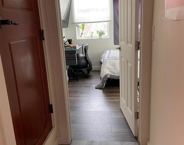 2624 Regent St - Photo Thumbnail 8