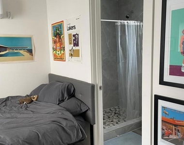 2624 Regent St - Photo Thumbnail 1