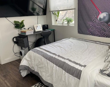 2624 Regent St - Photo Thumbnail 9