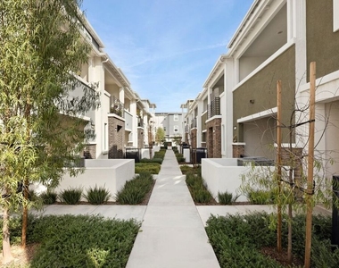 1716 Cayton Loop - Photo Thumbnail 13