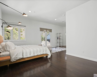 9842 Portola Drive - Photo Thumbnail 27