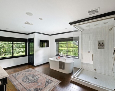 1443 N Doheny Drive - Photo Thumbnail 12