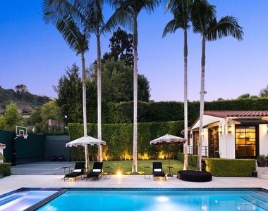 1443 N Doheny Drive - Photo Thumbnail 22