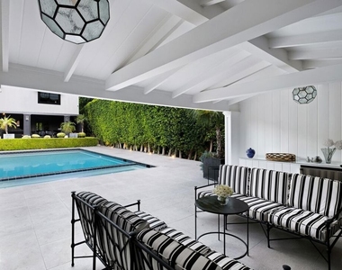 1443 N Doheny Drive - Photo Thumbnail 23