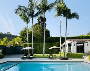 1443 N Doheny Drive - Photo Thumbnail 21
