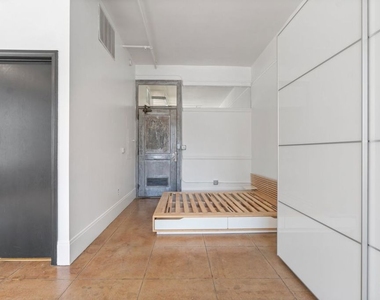108 W 2nd Street - Photo Thumbnail 20