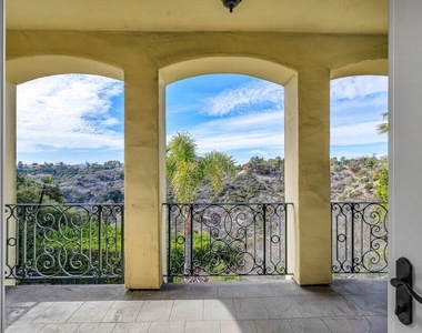 3110 Benedict Canyon Drive - Photo Thumbnail 11