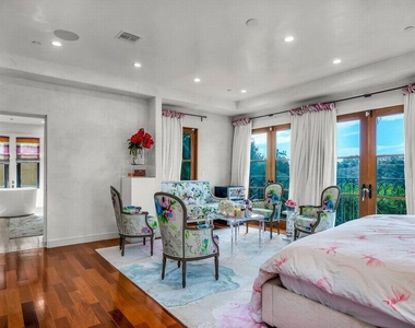 3110 Benedict Canyon Drive - Photo Thumbnail 45