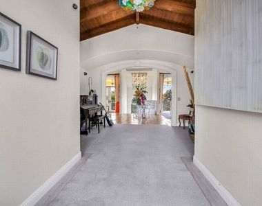3110 Benedict Canyon Drive - Photo Thumbnail 3
