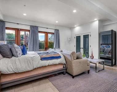 3110 Benedict Canyon Drive - Photo Thumbnail 51