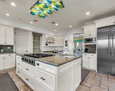 3110 Benedict Canyon Drive - Photo Thumbnail 34