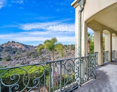 3110 Benedict Canyon Drive - Photo Thumbnail 36