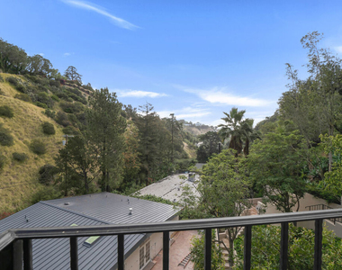 10160 Cielo Drive - Photo Thumbnail 29