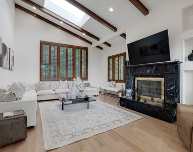 10160 Cielo Drive - Photo Thumbnail 6