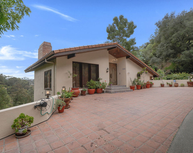10160 Cielo Drive - Photo Thumbnail 4