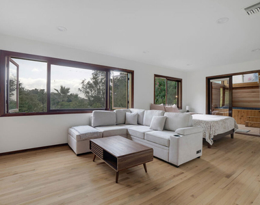 10160 Cielo Drive - Photo Thumbnail 22