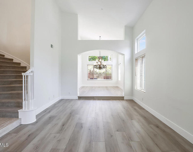 5618 Silver Valley Avenue - Photo Thumbnail 4