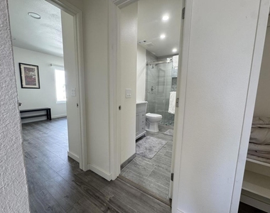 48728 Desert Flower Drive - Photo Thumbnail 15