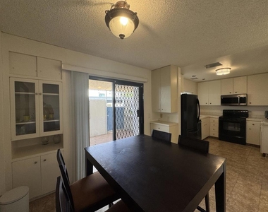 48728 Desert Flower Drive - Photo Thumbnail 8