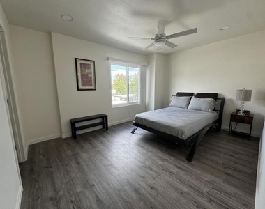 48728 Desert Flower Drive - Photo Thumbnail 19