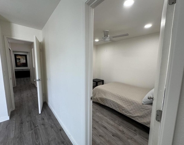 48728 Desert Flower Drive - Photo Thumbnail 21
