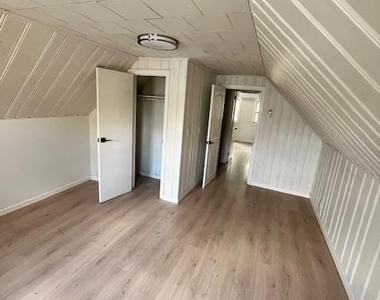 345 Walton Street - Photo Thumbnail 15