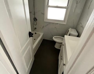 345 Walton Street - Photo Thumbnail 19