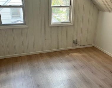 345 Walton Street - Photo Thumbnail 13