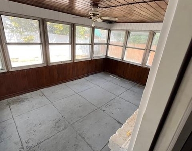 345 Walton Street - Photo Thumbnail 24