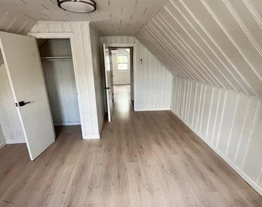 345 Walton Street - Photo Thumbnail 16