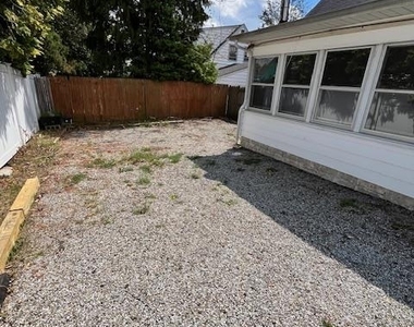 345 Walton Street - Photo Thumbnail 25