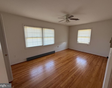 1667 Monroe Bay Circle - Photo Thumbnail 4