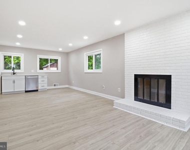13206 Staggs Court - Photo Thumbnail 8