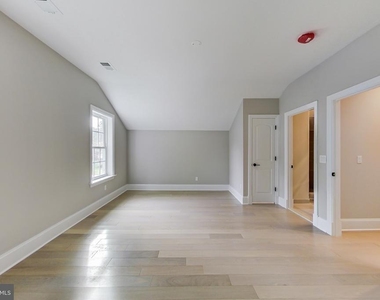 3104 Sleepy Hollow Road - Photo Thumbnail 37