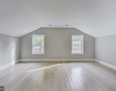 3104 Sleepy Hollow Road - Photo Thumbnail 29