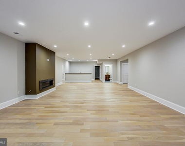 3104 Sleepy Hollow Road - Photo Thumbnail 16