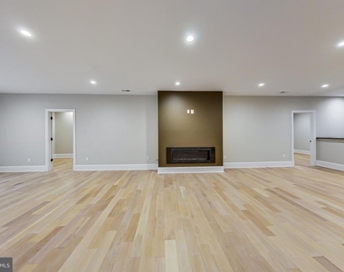 3104 Sleepy Hollow Road - Photo Thumbnail 20