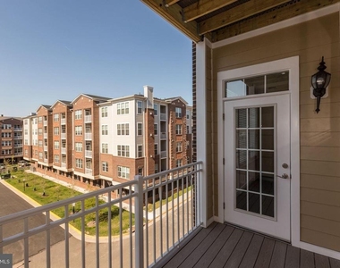 13740 Endeavour Drive - Photo Thumbnail 20