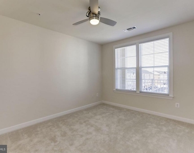 13740 Endeavour Drive - Photo Thumbnail 9