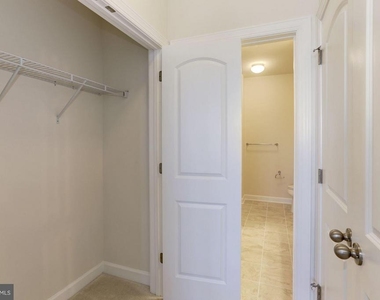 13740 Endeavour Drive - Photo Thumbnail 11