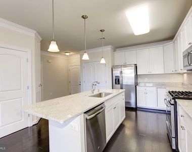 13740 Endeavour Drive - Photo Thumbnail 7